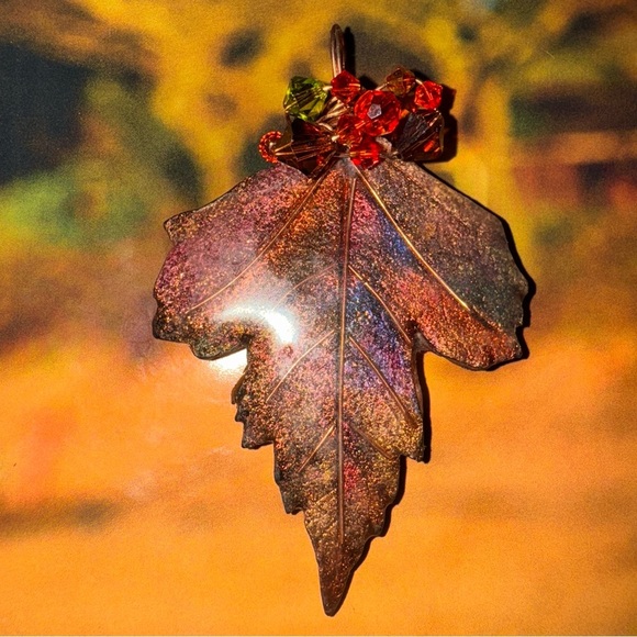 Custom made LEAF pendant in resin lightweight fall colors with colored beads - Picture 1 of 3